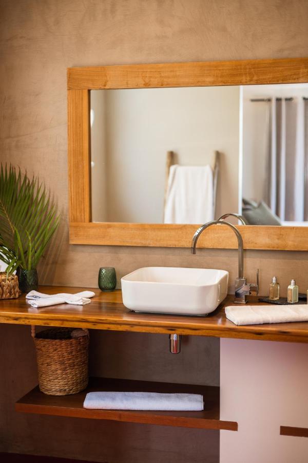 Karibuni Boutique Hotel (Adults Only) クルドサック エクステリア 写真